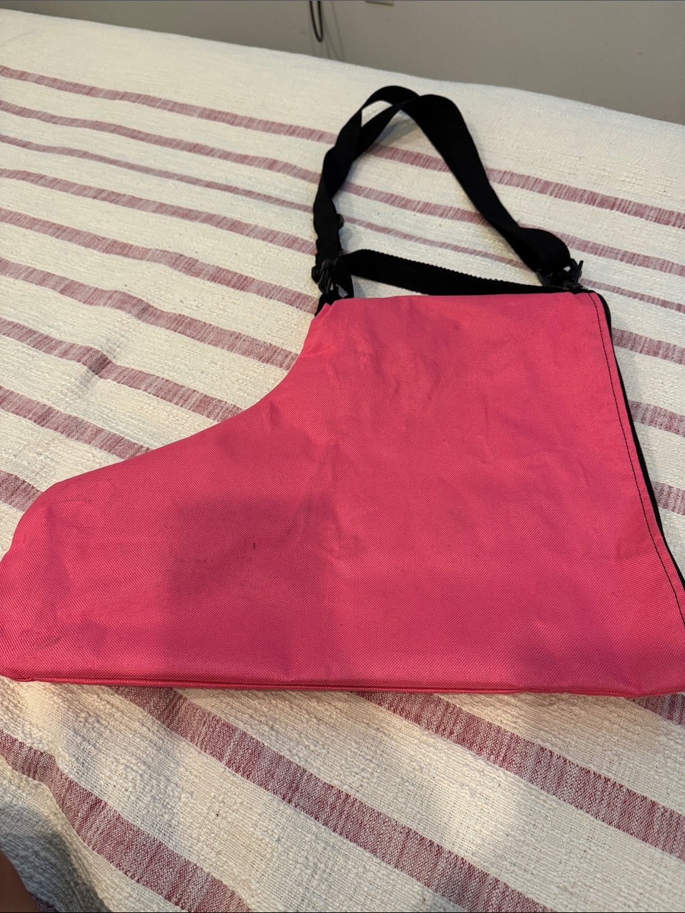 A&R Hot Pink Skate Bag